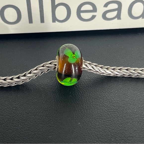 Trollbeads Retired Green Flower Bead- 61325 - Picture 3 of 7